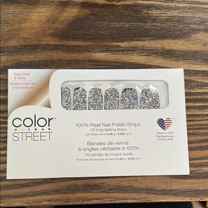 Color Street Broadway Glimmer Nail Strips
